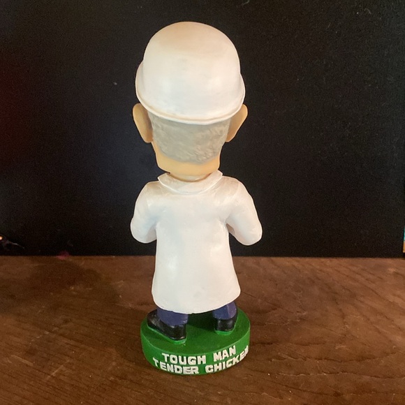 Retro Frank Perdue chicken man bobble head. @ 7 inches. - Picture 11 of 13